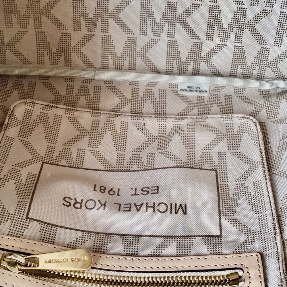 Vintage Michael Kors Signature White and Tan Tote with wallet